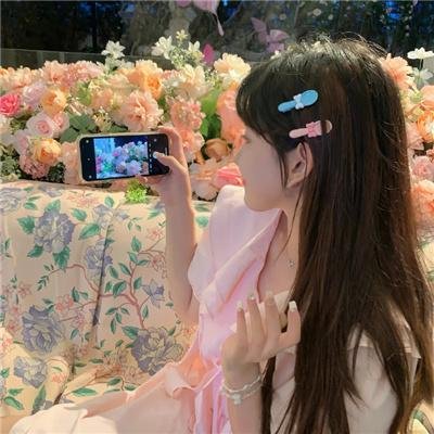 号舱房的女人